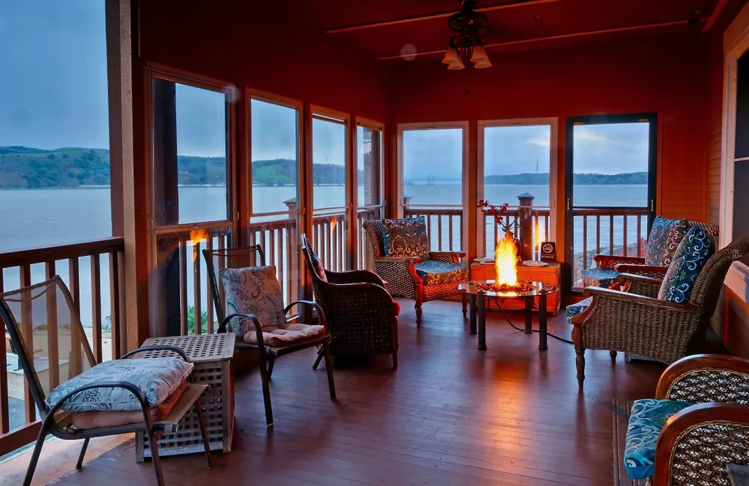 Shorelight Inn-1