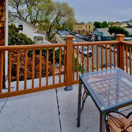 Shorelight Inn-2
