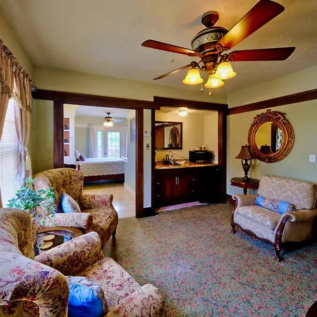 Shorelight Inn-3
